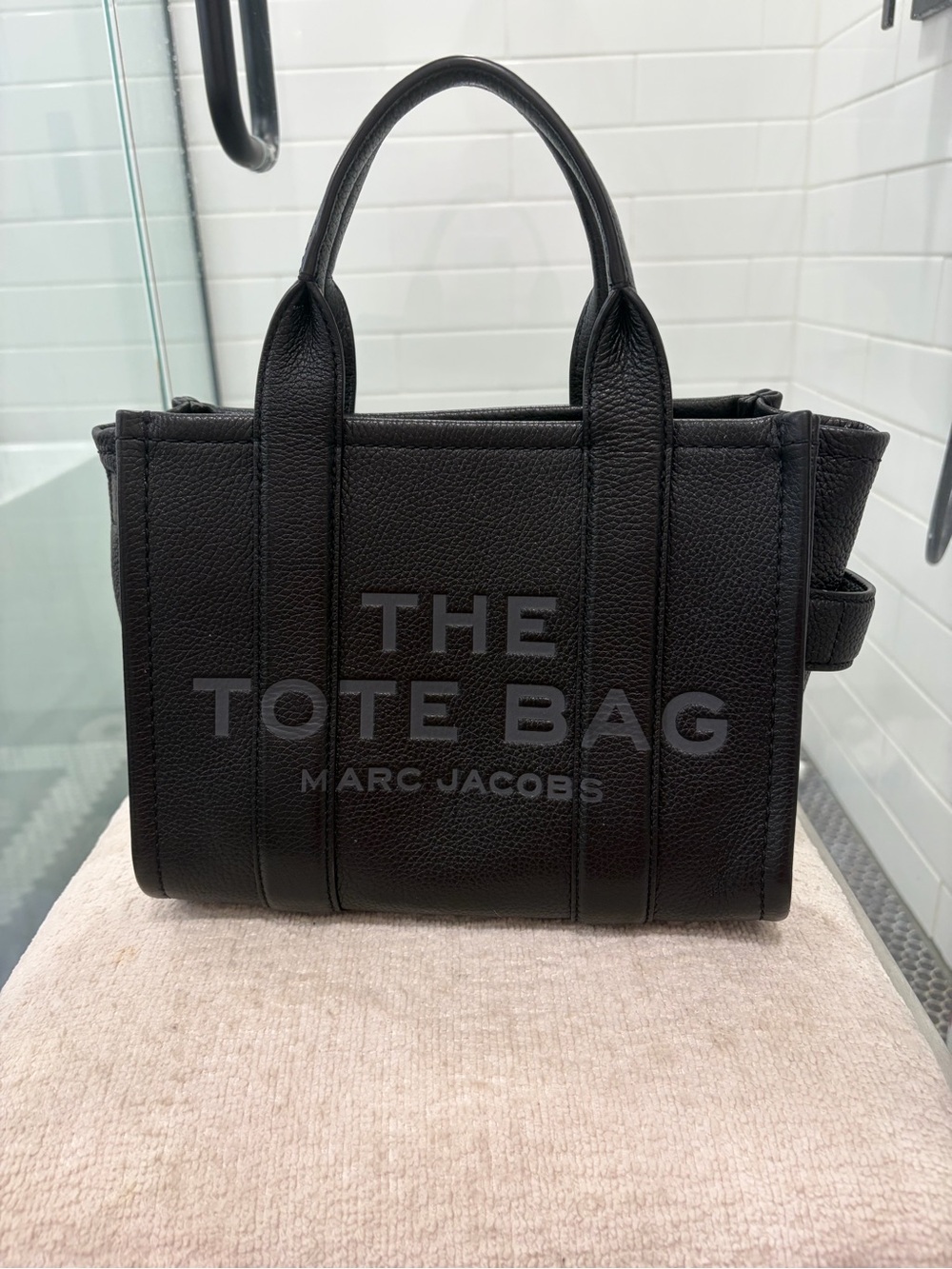 ✨ New Authentic Marc Jacobs The Leather Mini / Small Tote Bag in Black ✨